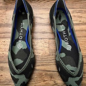 New NIB Rothy's The Point Olive Camo Womens Green Flats Pointed Toe Shoes 6.5